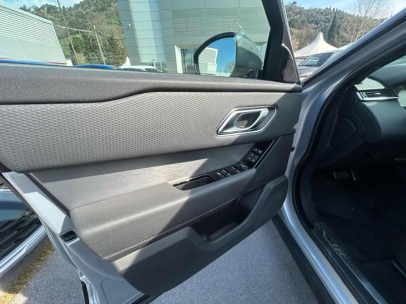 Land Rover Range Rover Velar usata a Lucca (12)