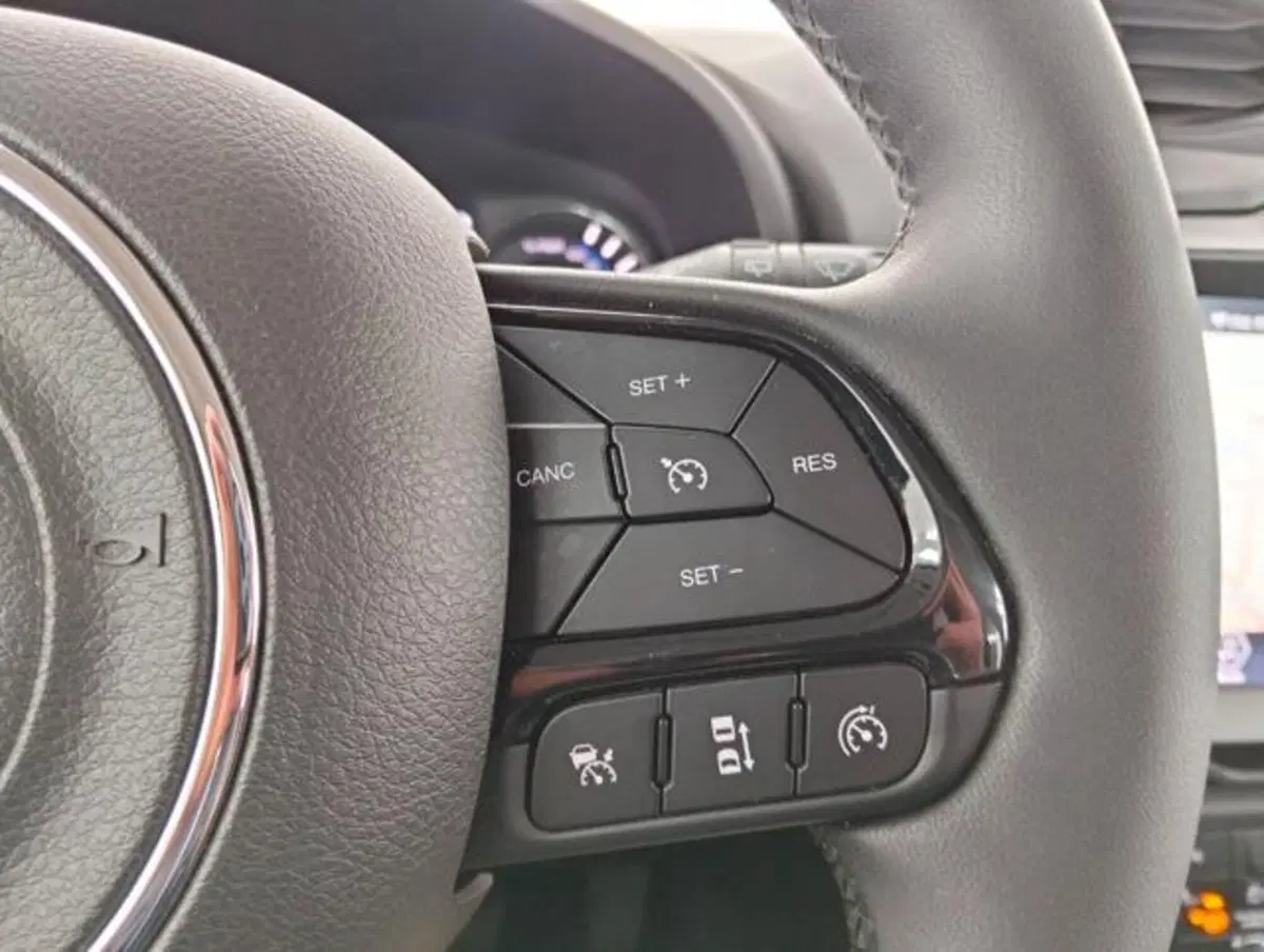 Jeep Renegade usata a Como (14)
