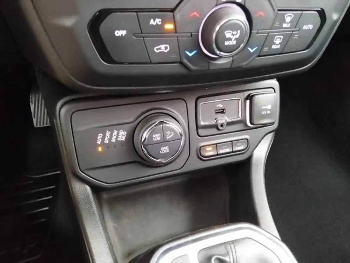 Jeep Renegade usata a Como (19)