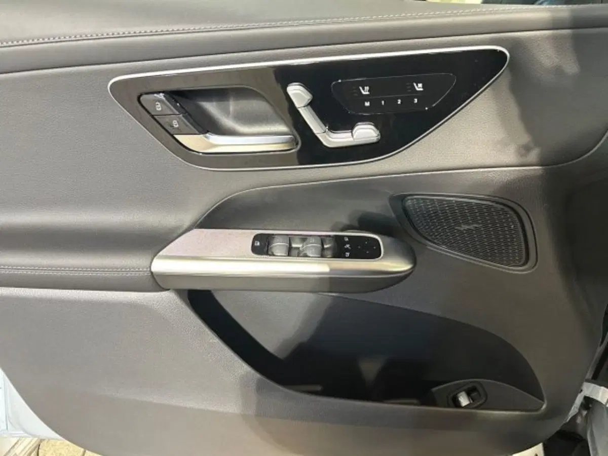 Mercedes-Benz GLC nuova a Bologna (10)