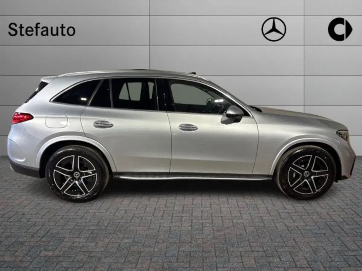 Mercedes-Benz GLC nuova a Bologna (2)