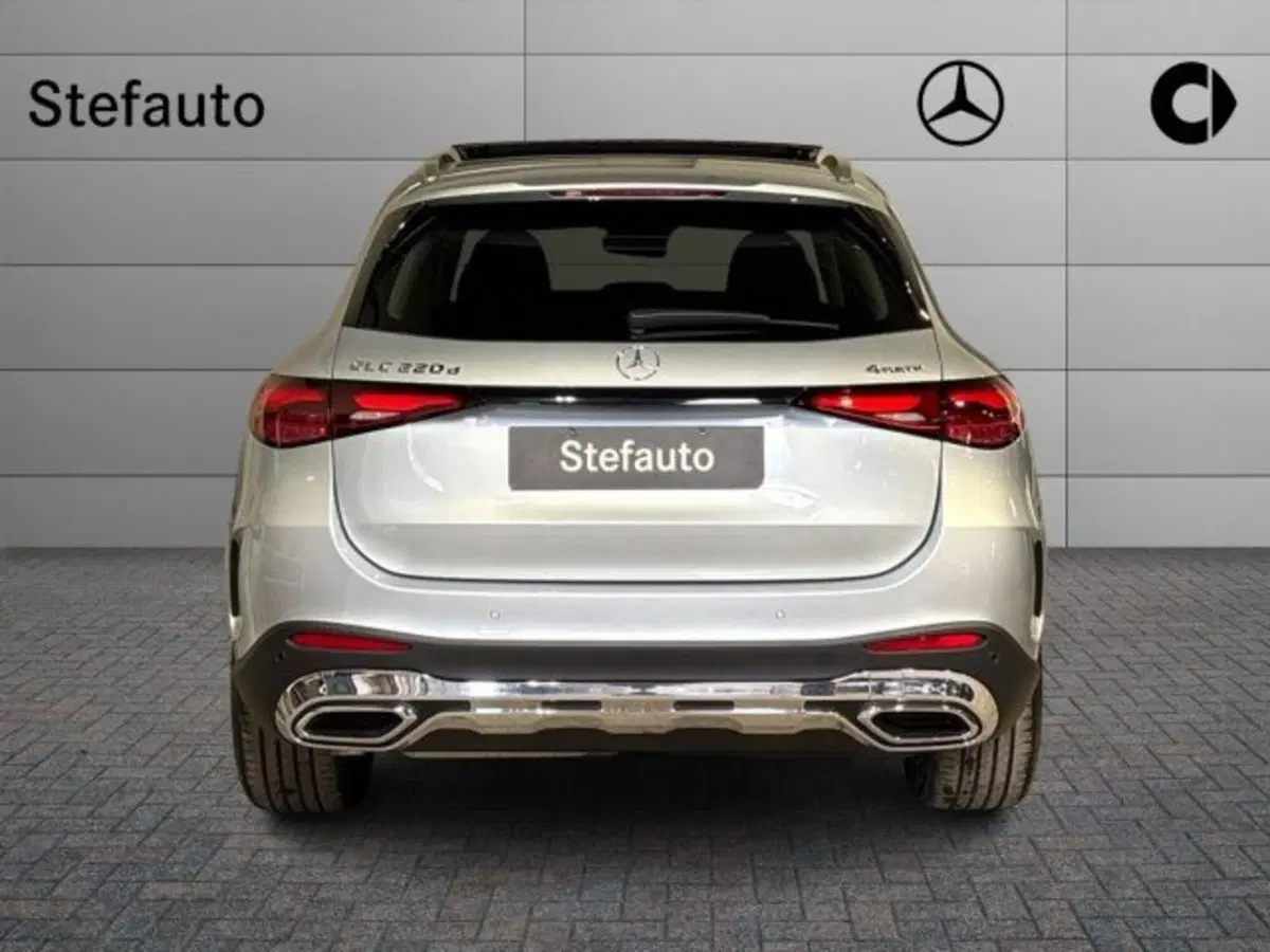 Mercedes-Benz GLC nuova a Bologna (6)