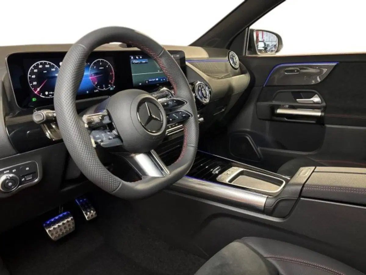 Mercedes-Benz GLA SUV nuova a Bologna (11)