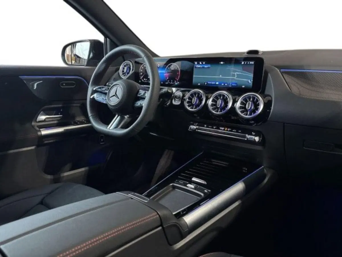 Mercedes-Benz GLA SUV nuova a Bologna (15)