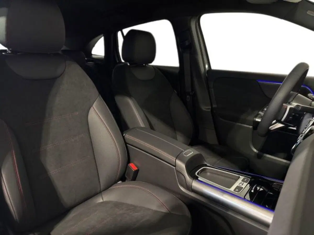 Mercedes-Benz GLA SUV nuova a Bologna (16)