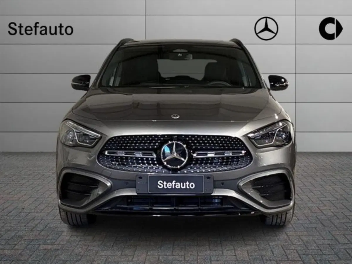 Mercedes-Benz GLA SUV nuova a Bologna (4)