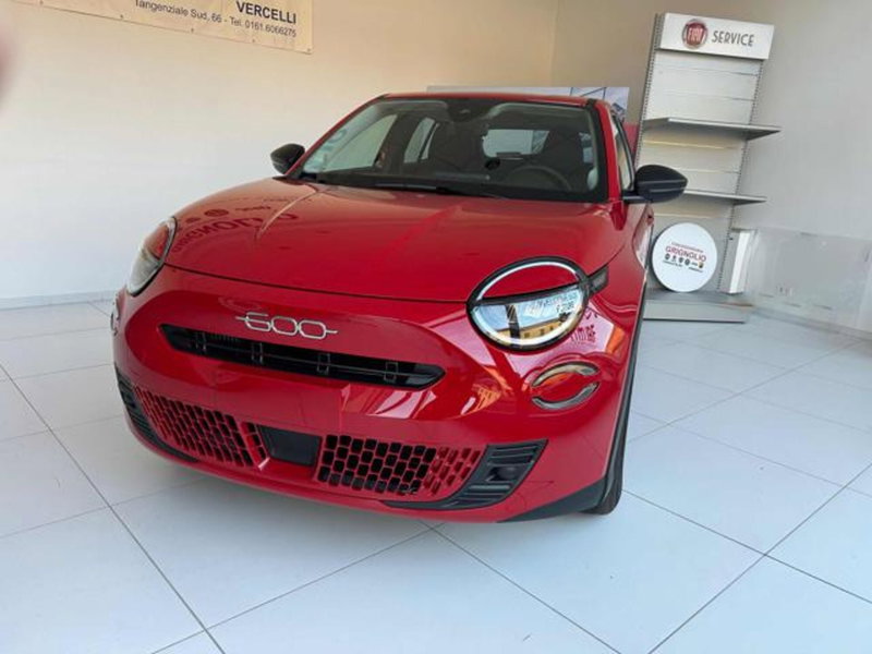 Fiat 600 nuova a Vercelli (2)