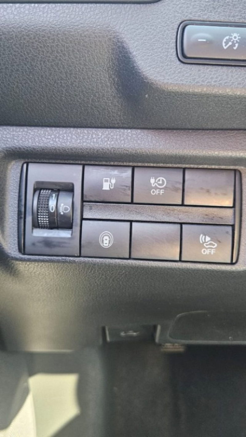 Nissan Leaf usata a Lucca (14)