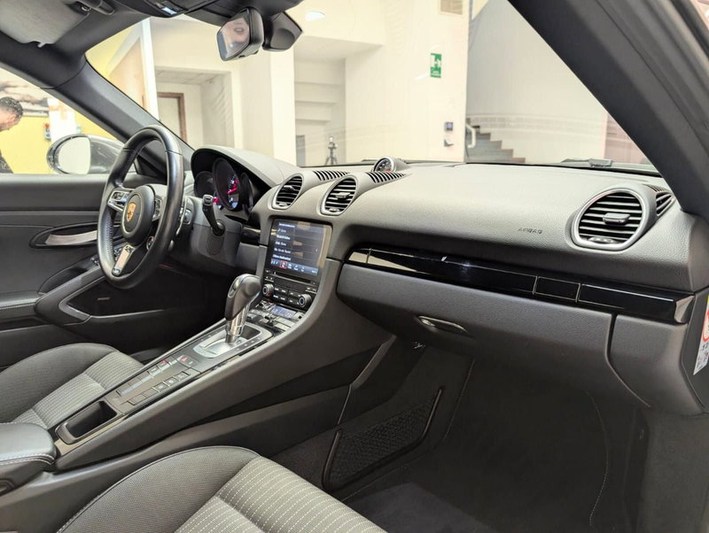 Porsche 718 Cayman  usata a Teramo (10)