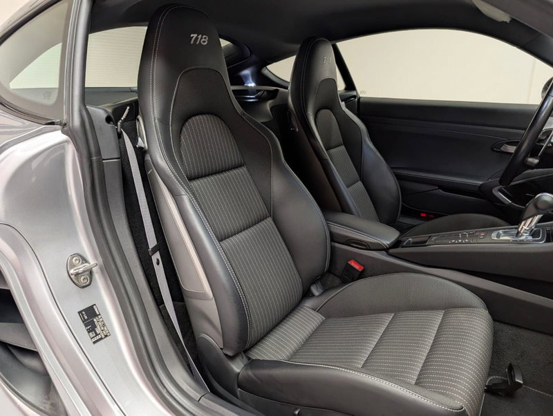 Porsche 718 Cayman  usata a Teramo (12)