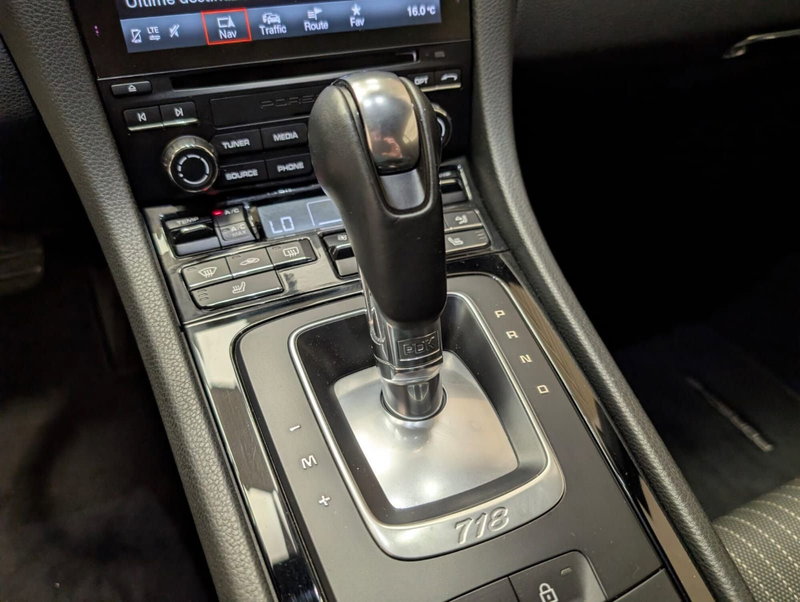 Porsche 718 Cayman  usata a Teramo (19)