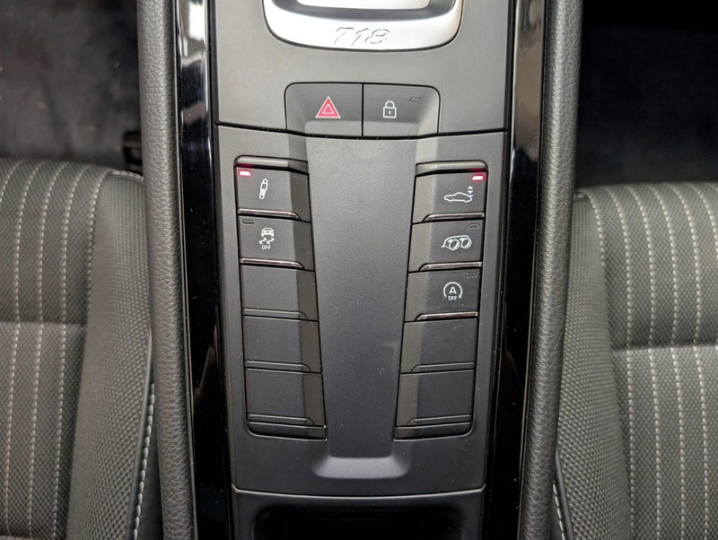 Porsche 718 Cayman  usata a Teramo (20)