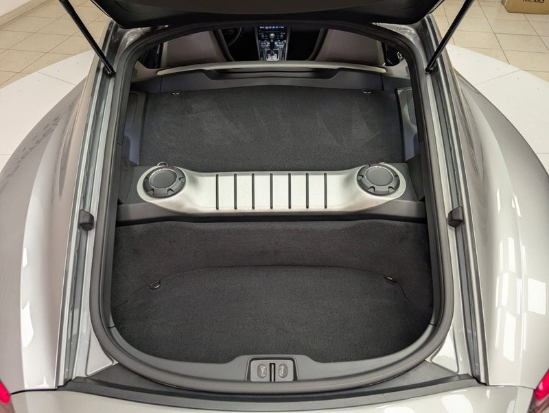 Porsche 718 Cayman  usata a Teramo (8)