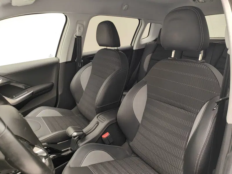 Peugeot 2008 usata a Como (12)