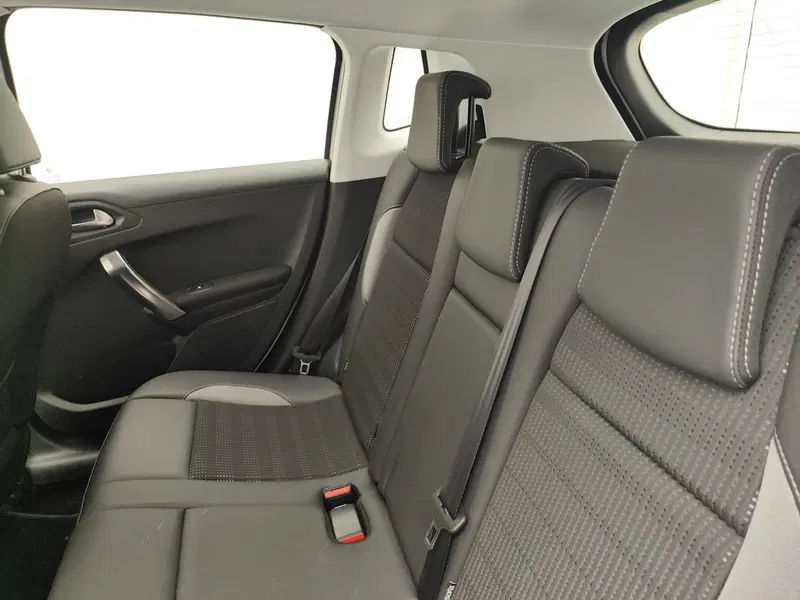 Peugeot 2008 usata a Como (13)