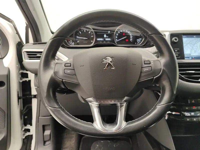 Peugeot 2008 usata a Como (17)
