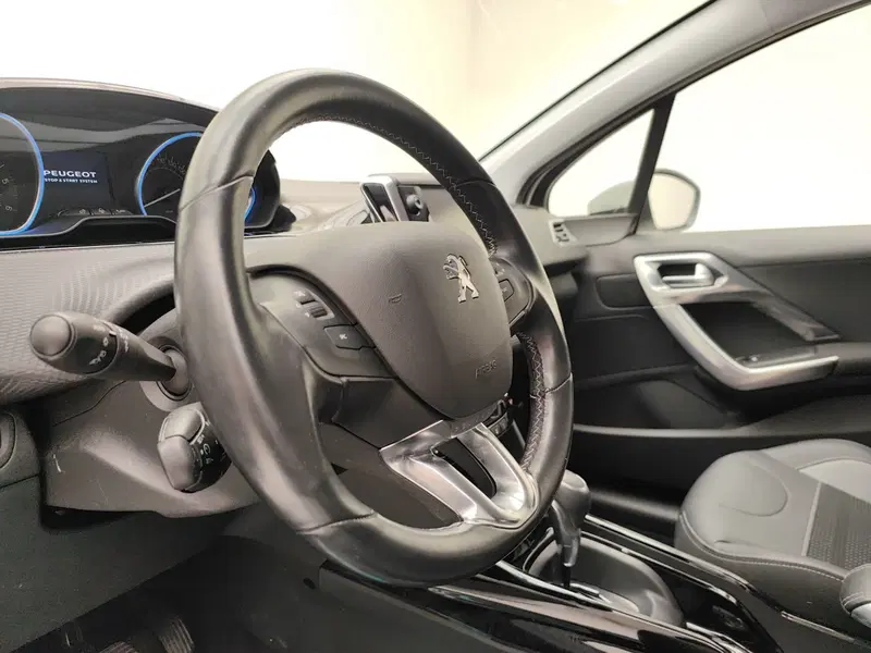 Peugeot 2008 usata a Como (9)