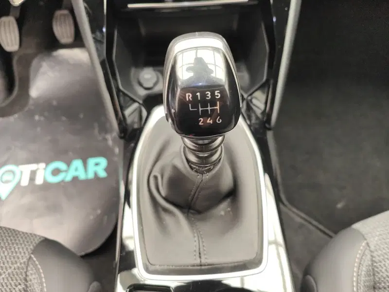 Peugeot 2008 usata a Como (17)