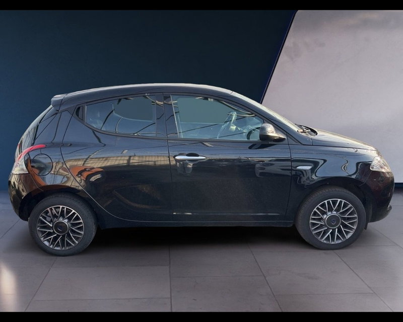 Lancia Ypsilon usata a Torino (9)