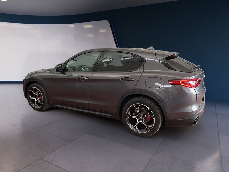 Alfa Romeo Stelvio usata a Torino (4)