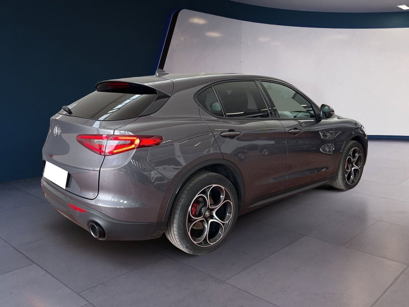 Alfa Romeo Stelvio usata a Torino (6)