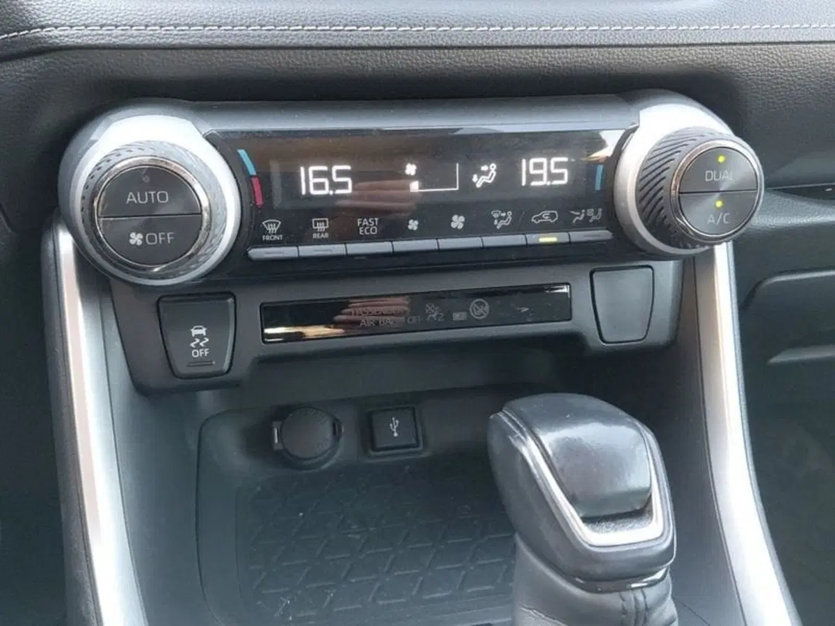 Toyota Rav4 usata a Cagliari (16)