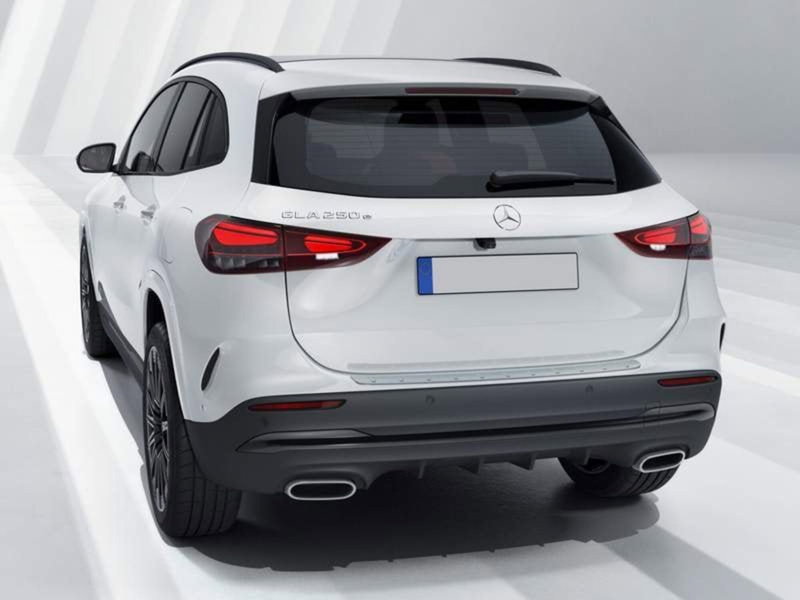 Mercedes-Benz GLA SUV nuova a Pisa (2)