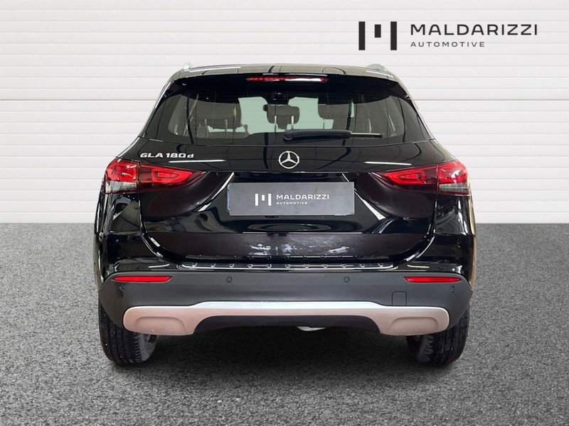 Mercedes-Benz GLA SUV usata a Bari (3)