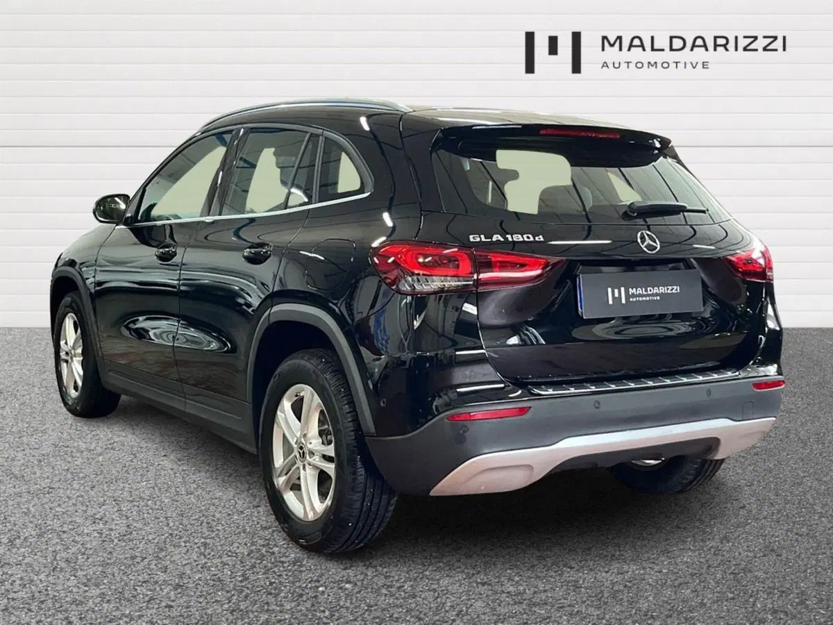 Mercedes-Benz GLA SUV usata a Bari (4)