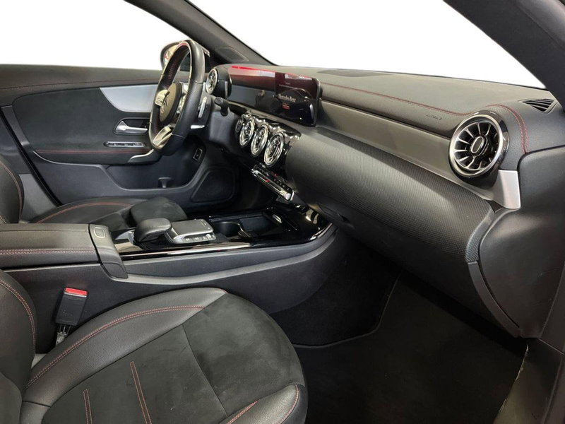 Mercedes-Benz CLA Shooting Brake usata a Bari (9)