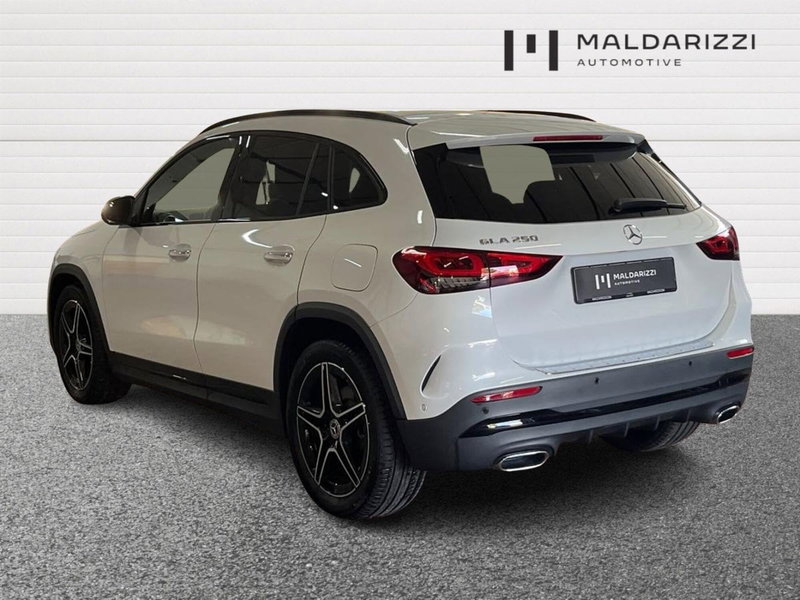 Mercedes-Benz GLA SUV usata a Bari (4)