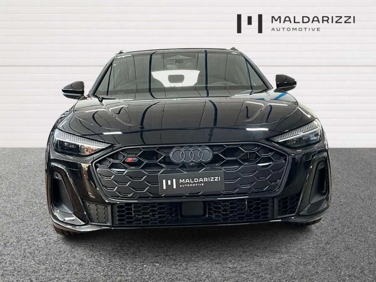 Audi A5 Avant nuova a Bari (2)