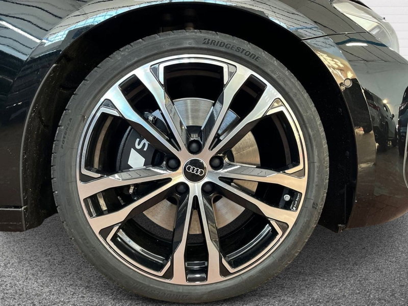 Audi A5 Avant nuova a Bari (6)