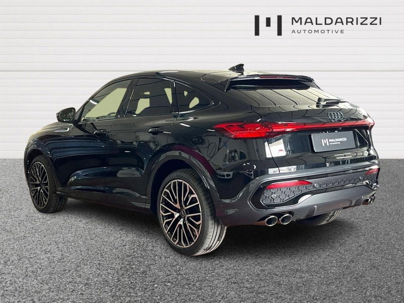 Audi Q5 Sportback nuova a Bari (4)