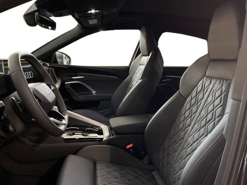 Audi Q5 Sportback nuova a Bari (7)