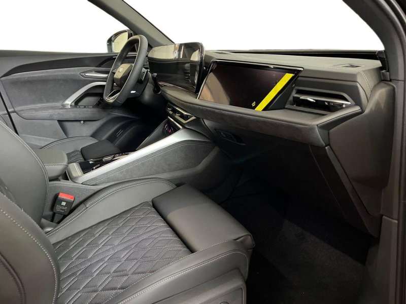 Audi Q5 Sportback nuova a Bari (9)