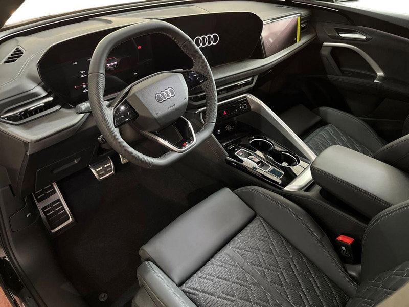 Audi Q5 Sportback nuova a Bari (10)