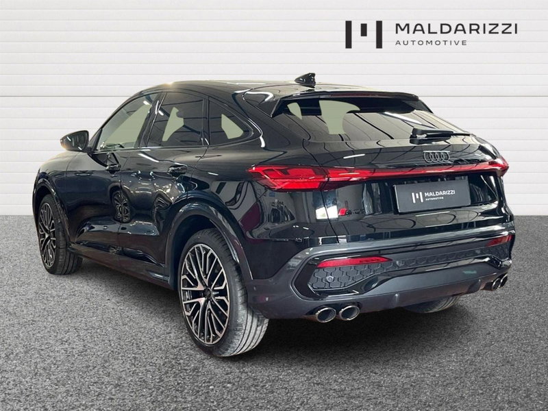 Audi Q5 Sportback nuova a Bari (4)