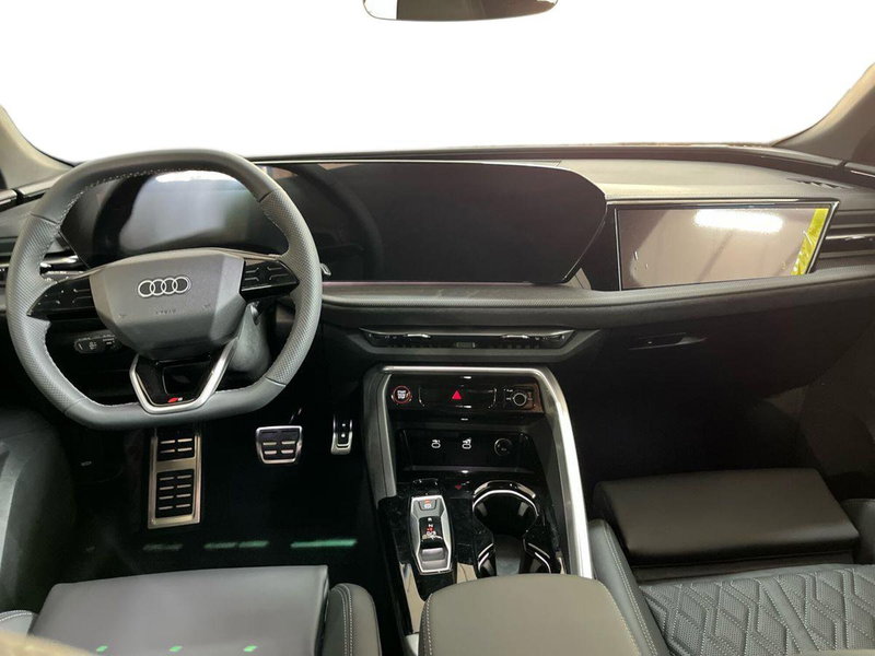 Audi Q5 Sportback nuova a Bari (8)