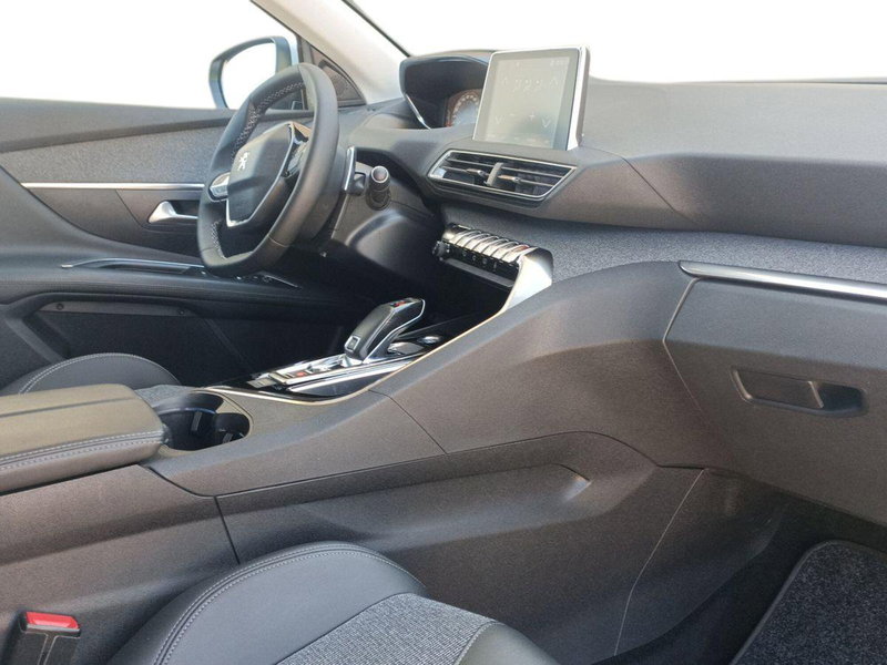 Peugeot 3008 usata a Bari (9)