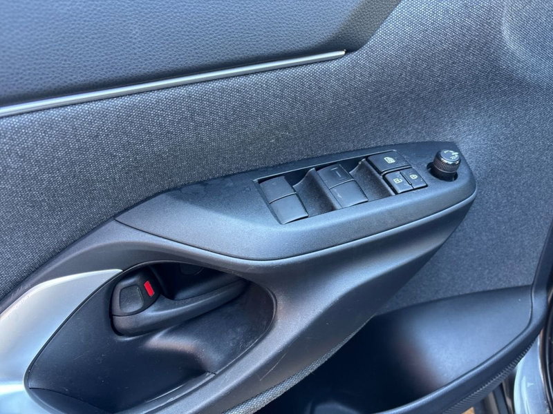 Toyota Yaris Cross usata a Pescara (12)