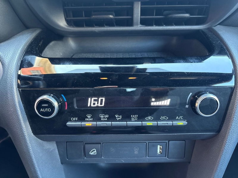 Toyota Yaris Cross usata a Pescara (14)