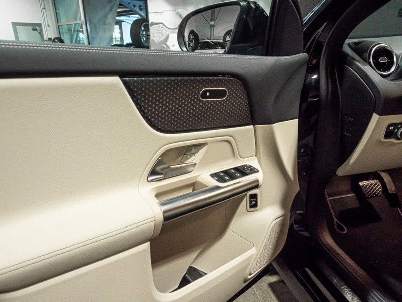 Mercedes-Benz GLA SUV nuova a Ancona (13)