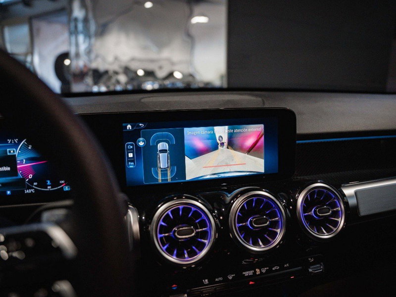 Mercedes-Benz GLB nuova a Macerata (19)