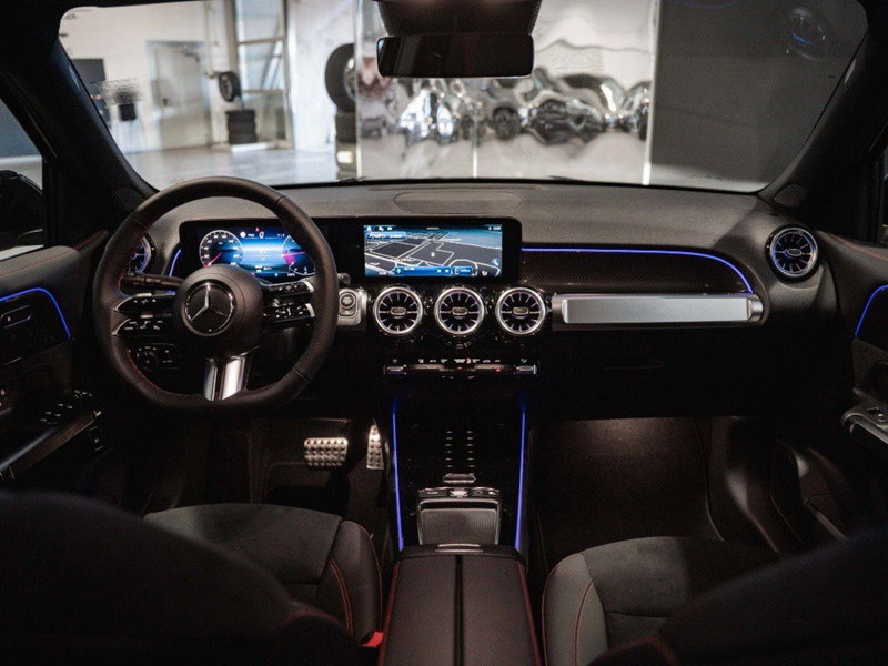 Mercedes-Benz GLB nuova a Macerata (20)