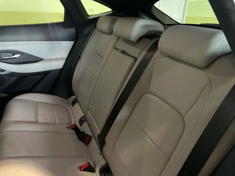 Jaguar E-Pace usata a Ancona (13)