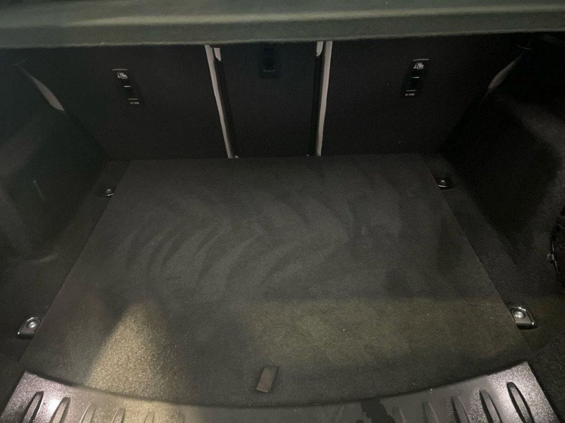 Jaguar E-Pace usata a Ancona (7)