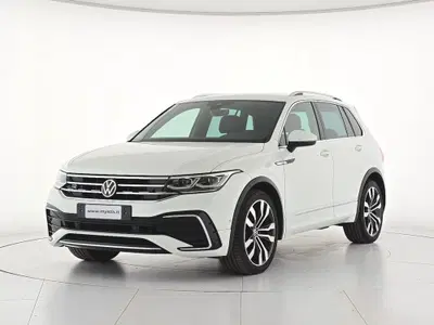 Volkswagen Tiguan 2.0 tdi R-Line 150cv dsg del 2022 usata a Asti