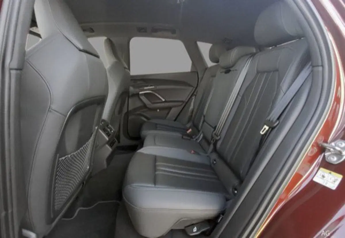 Audi Q5 Sportback nuova a Palermo (11)
