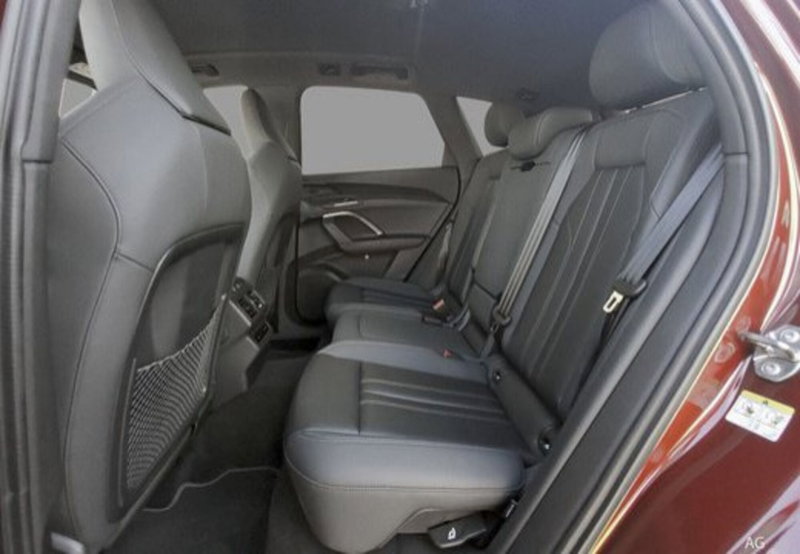 Audi Q5 Sportback nuova a Palermo (11)